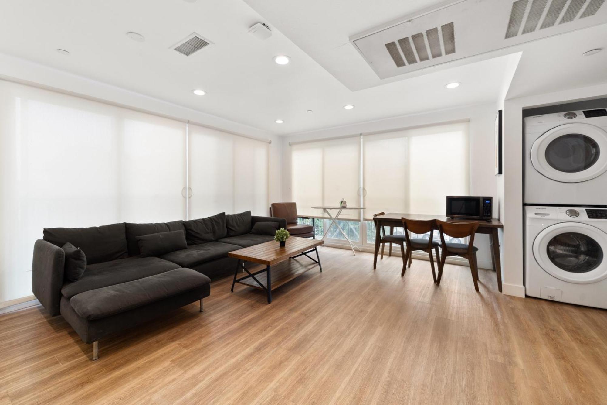 Charming Urban Retreat Near Usc In La- Private Room With Share Living Room With Kitchen 로스앤젤레스 외부 사진