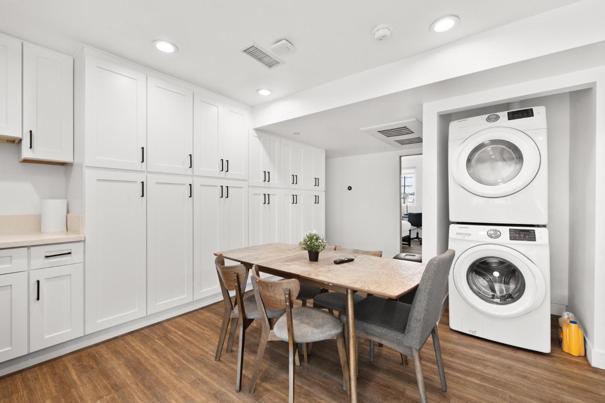 Charming Urban Retreat Near Usc In La- Private Room With Share Living Room With Kitchen 로스앤젤레스 외부 사진