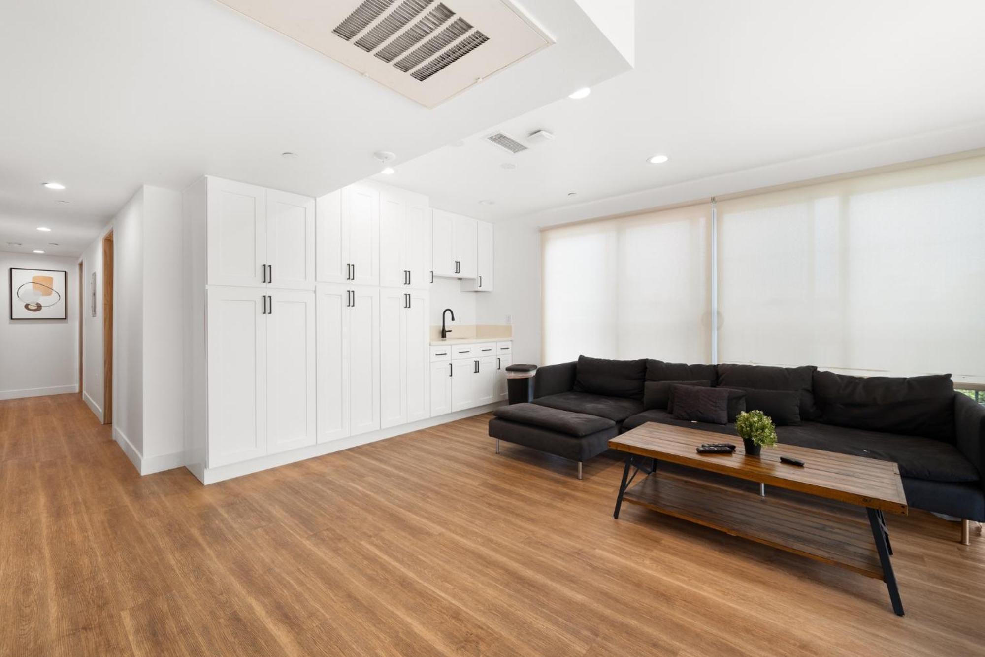 Charming Urban Retreat Near Usc In La- Private Room With Share Living Room With Kitchen 로스앤젤레스 외부 사진